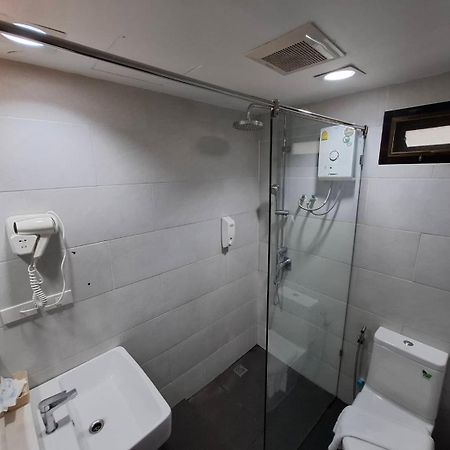 Pratunam19 Hotel Bangkok Exterior photo