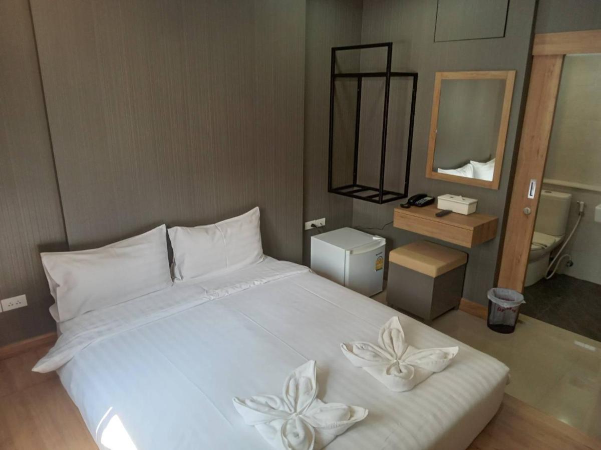 Pratunam19 Hotel Bangkok Exterior photo