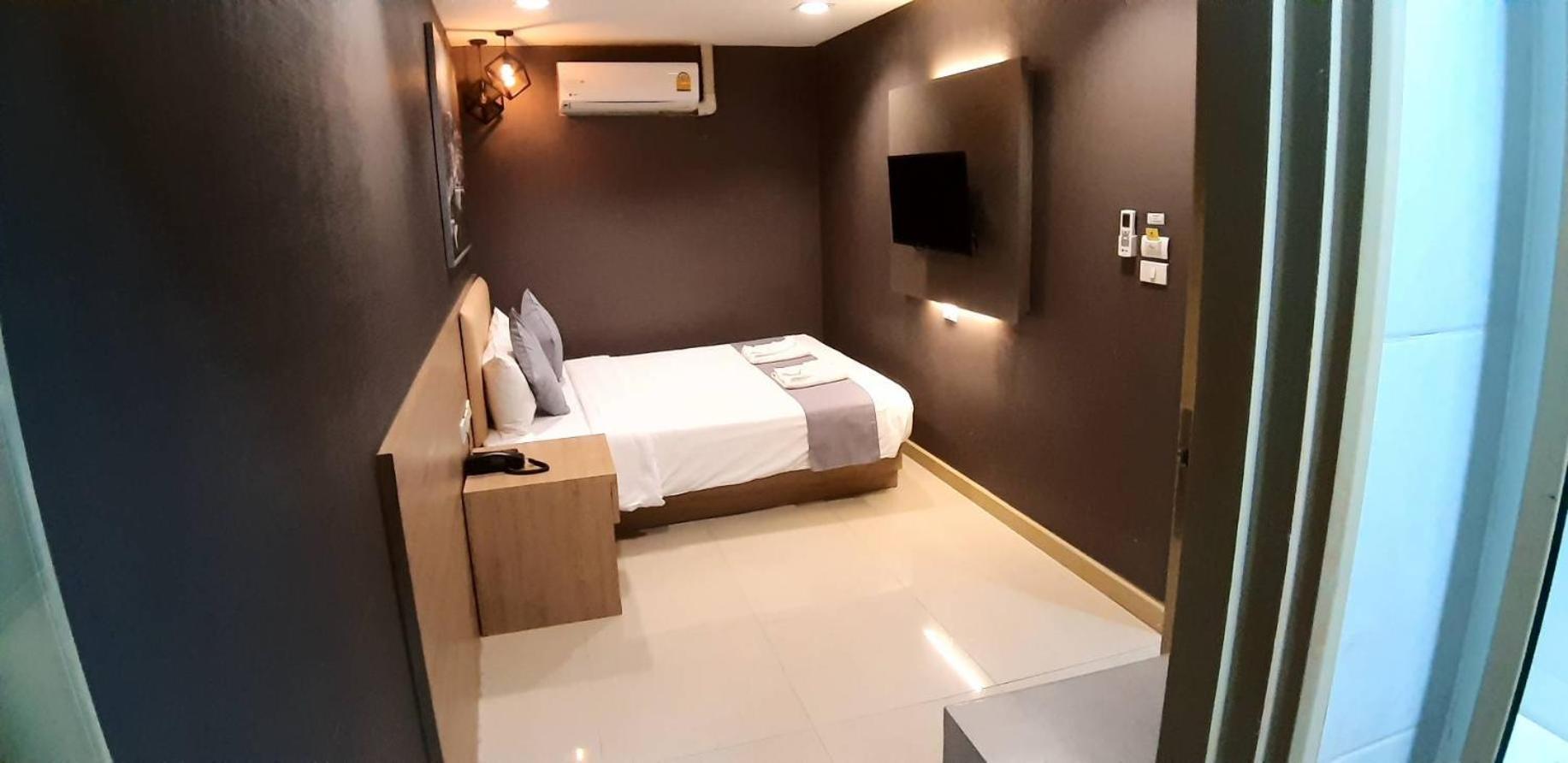 Pratunam19 Hotel Bangkok Exterior photo