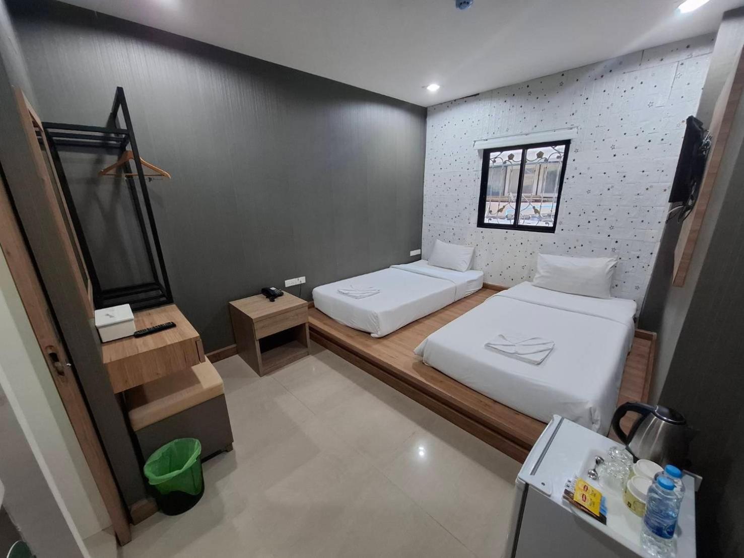 Pratunam19 Hotel Bangkok Exterior photo