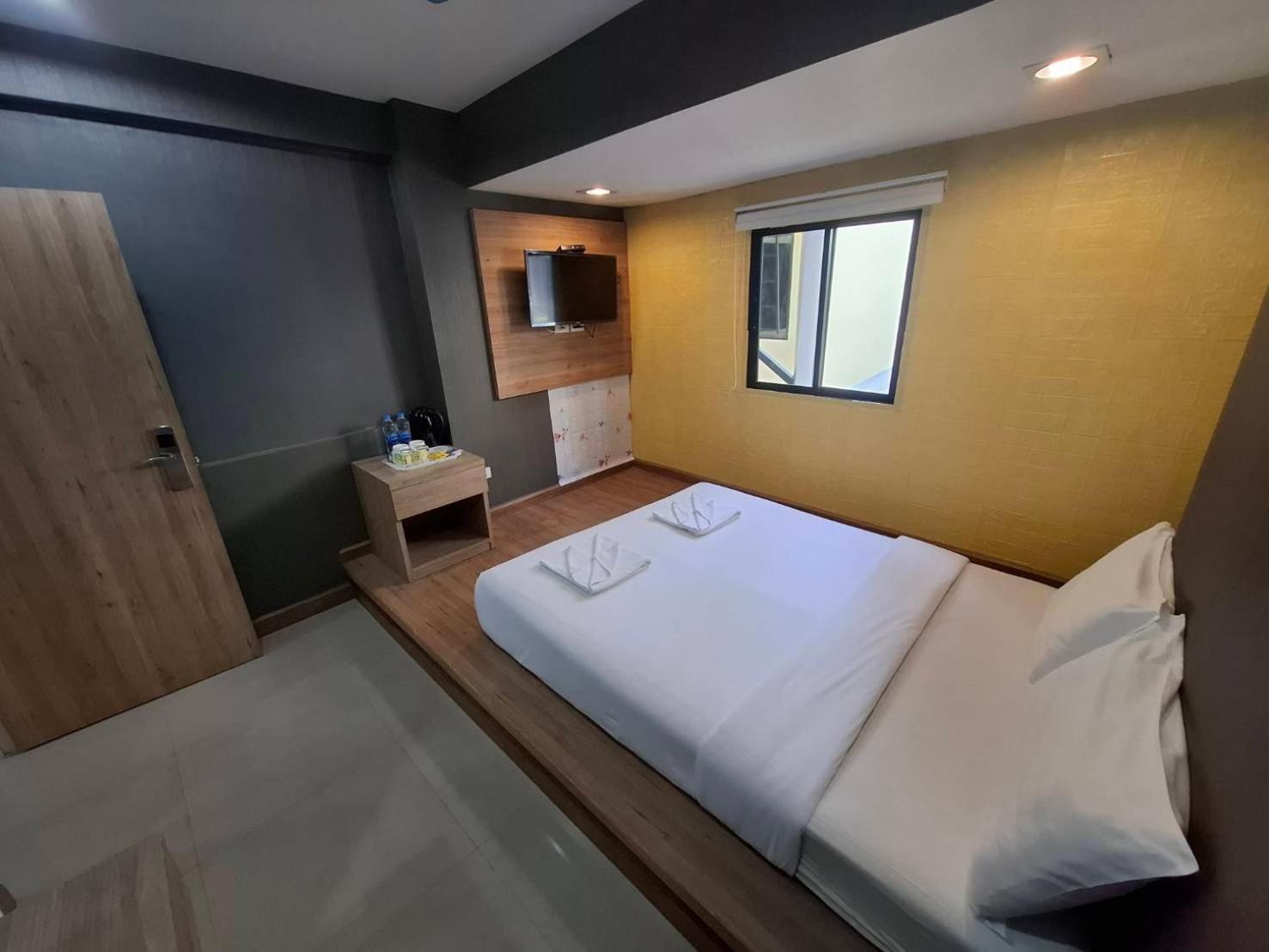 Pratunam19 Hotel Bangkok Exterior photo