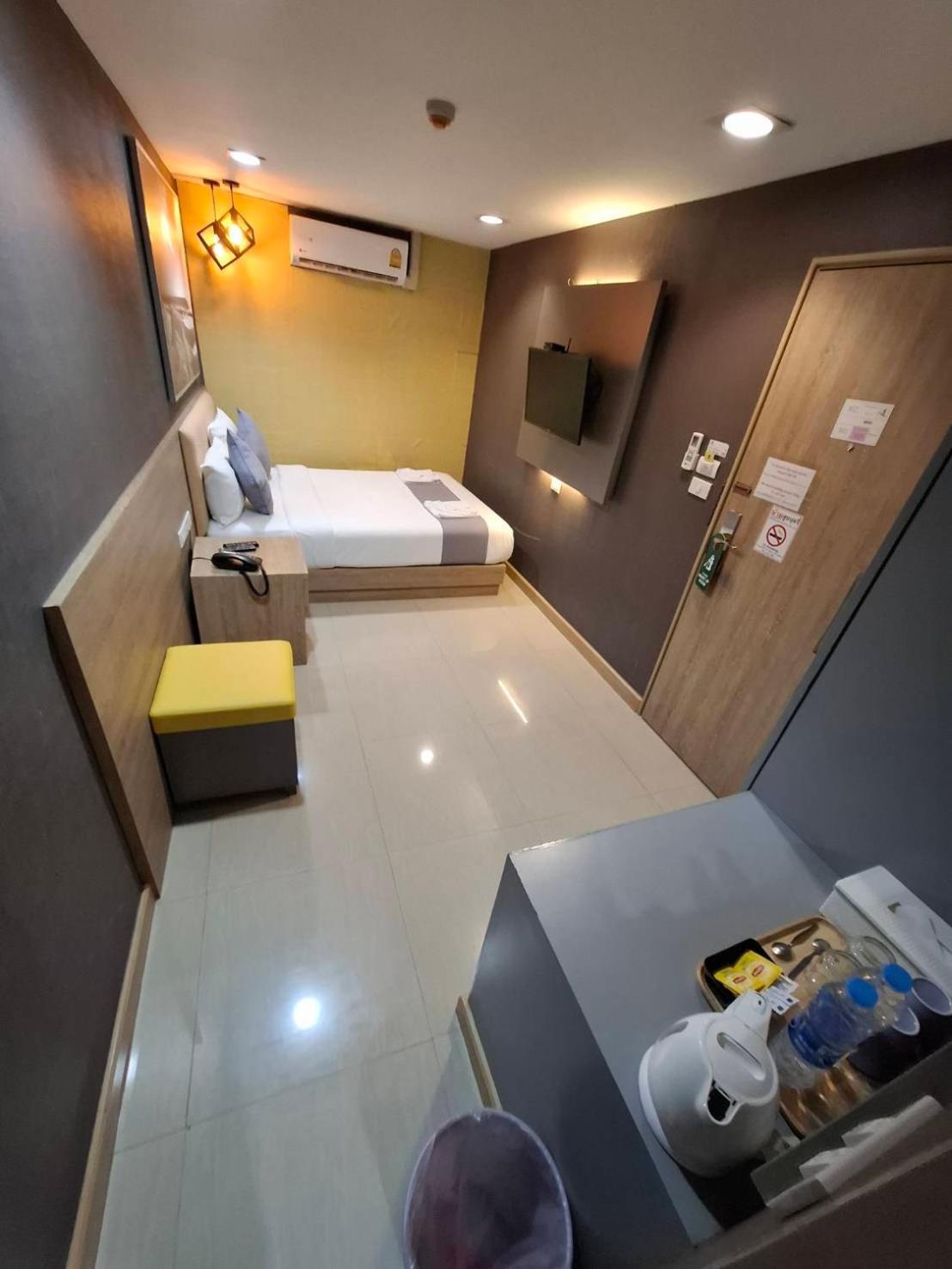 Pratunam19 Hotel Bangkok Exterior photo