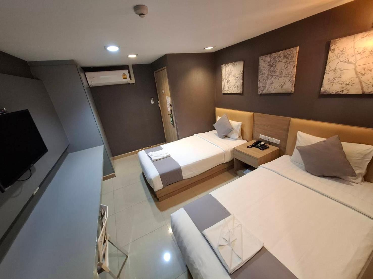 Pratunam19 Hotel Bangkok Exterior photo