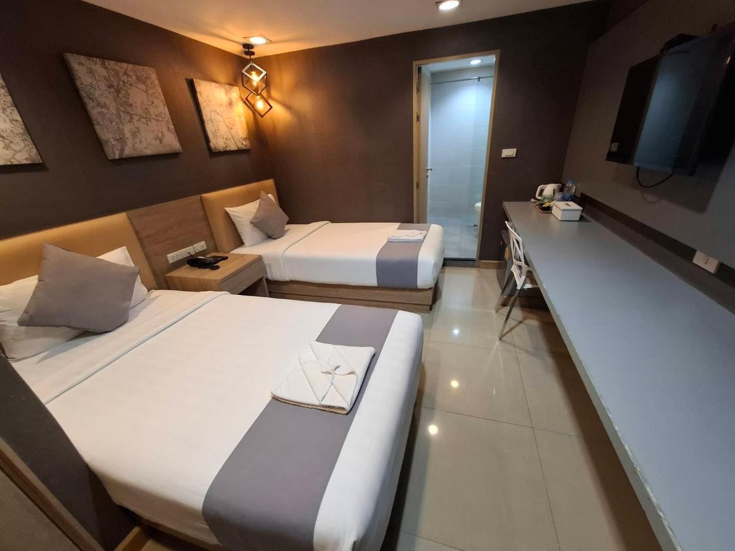 Pratunam19 Hotel Bangkok Exterior photo