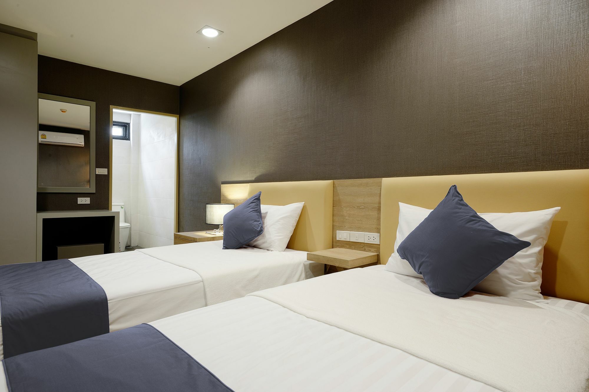 Pratunam19 Hotel Bangkok Exterior photo
